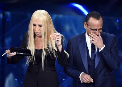 Virginia Raffaele si "trasforma" in Donatella Versace: le foto 13