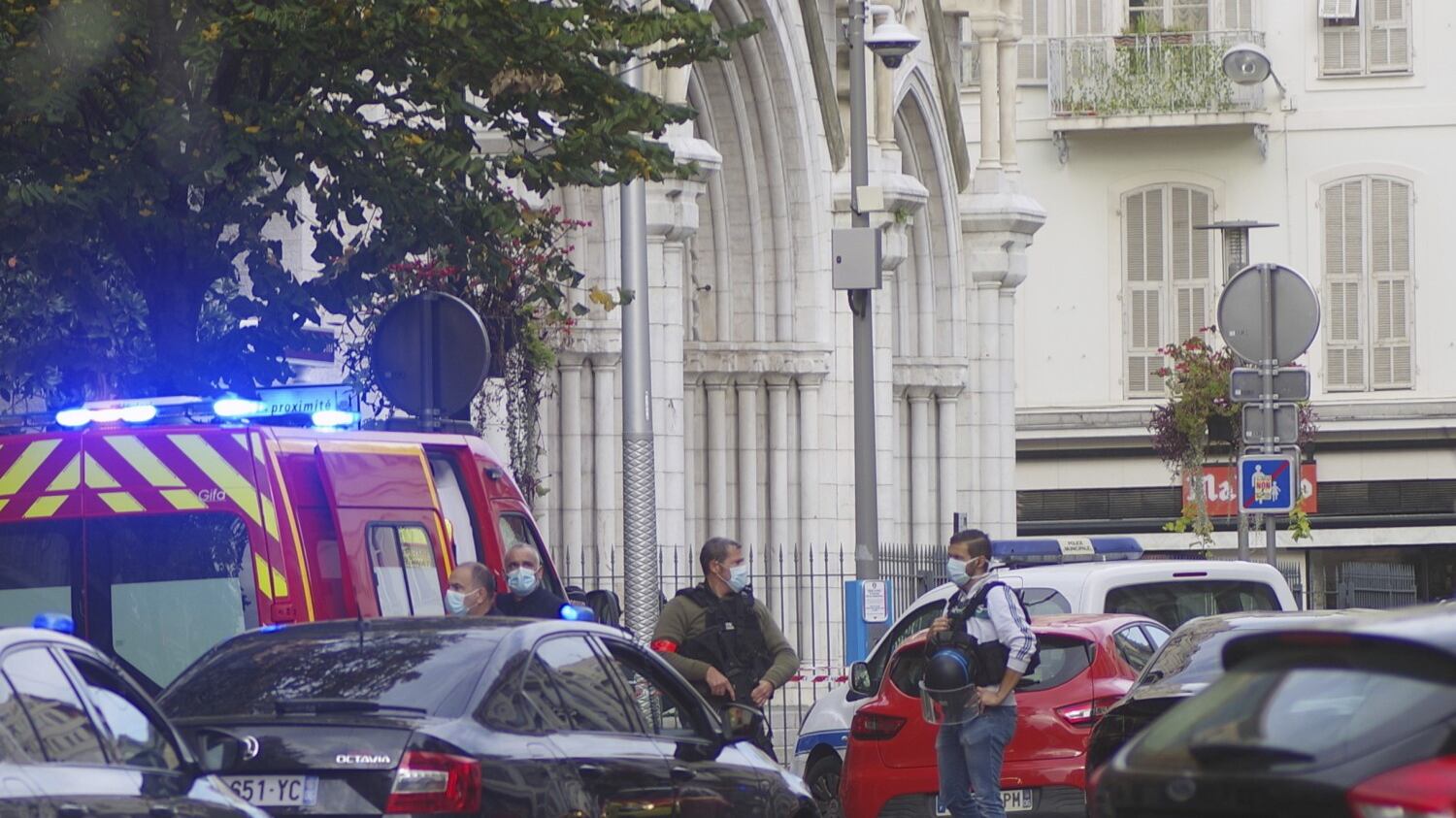 Nizza, quelle parole prima della morte: "Dite questo ai miei due figli..."