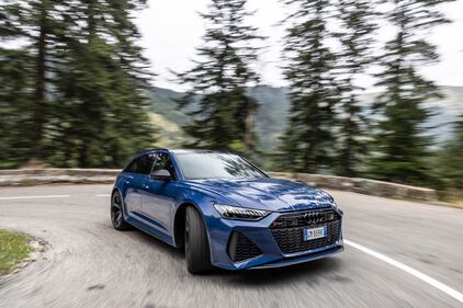 Audi RS6 Performance 2023: guarda la gallery del primo contatto 15