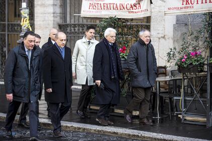 La prima passeggiata da presidente 8