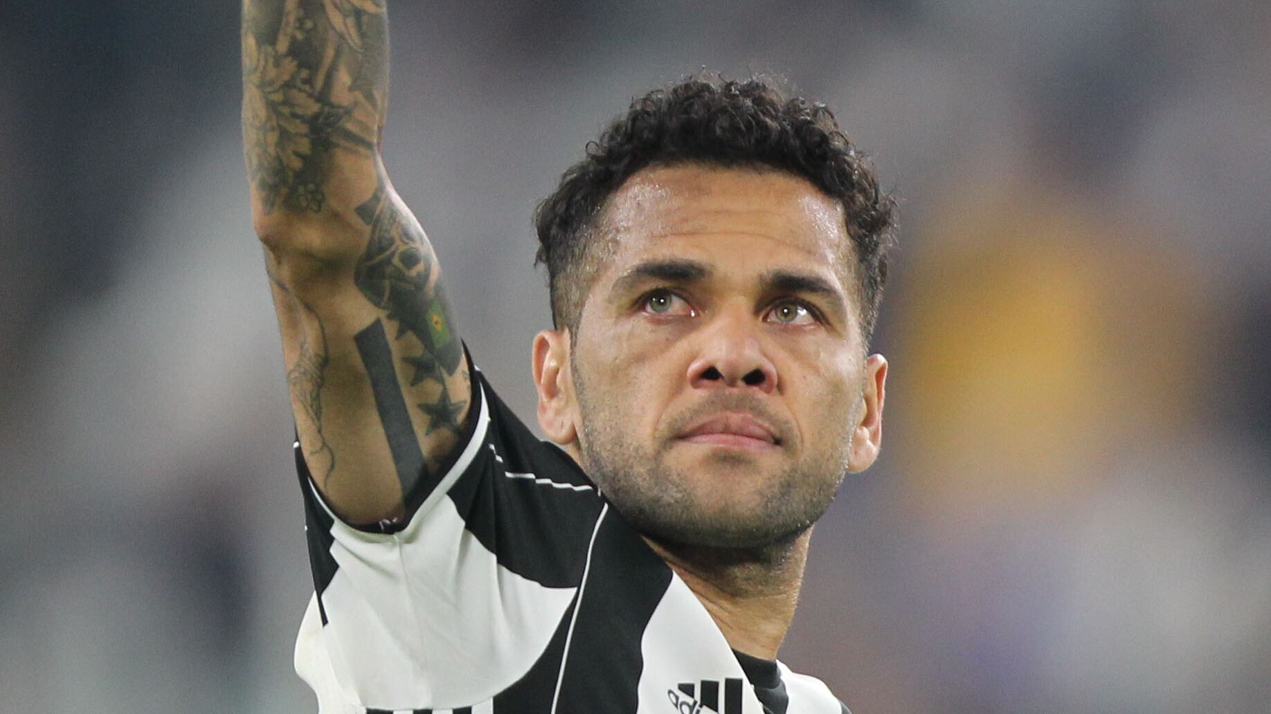 Dani Alves risponde a Bartomeu: "Via dal Barça per motivi personali? Falso"
