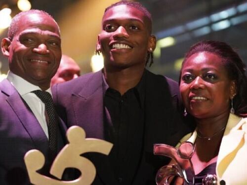 Rafael Leao, se il trofeo è la famiglia
