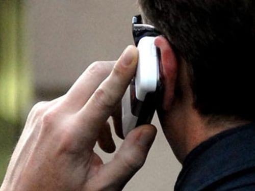 Rispondi "sì" e scatta la truffa: come avviene il raggiro