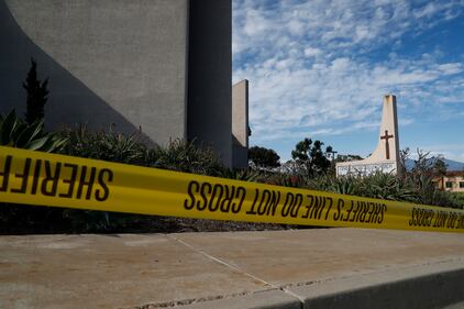 Sparatoria in una chiesa della California, arrestato un uomo di 60 anni 11