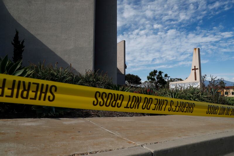 Sparatoria in una chiesa della California, arrestato un uomo di 60 anni 11