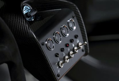 Aston Martin CC100 Speedster Concept 8