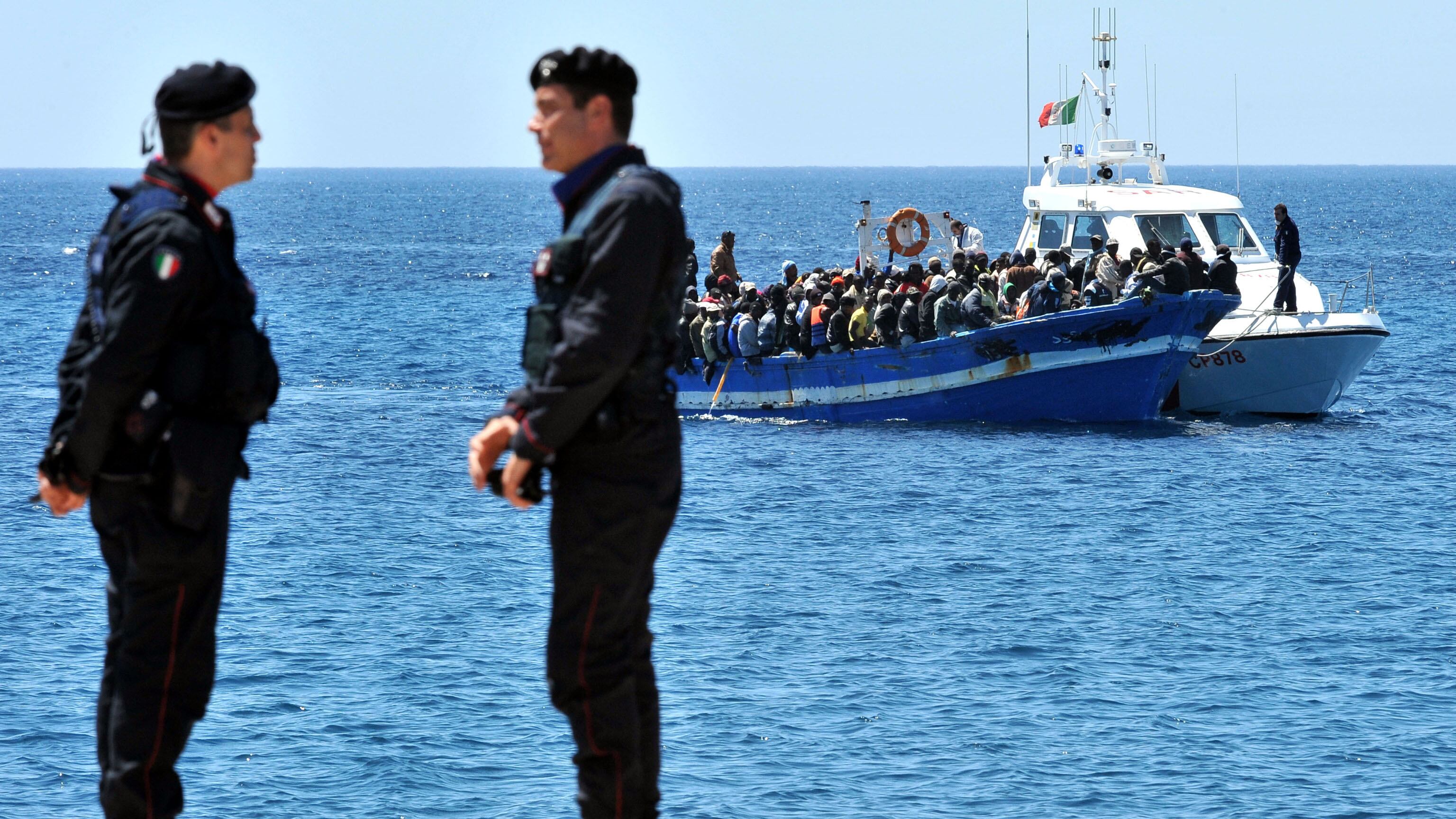 Sbarchi, scafismo di Stato: recuperati 4.400 immigrati