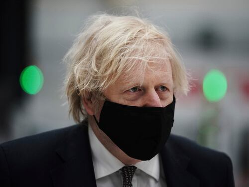 Londra e Bruxelles ai ferri corti sull'export. All'orizzonte una tregua: "Dividiamoci le fiale"
