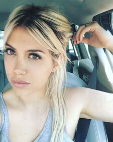 Wanda Nara e Mauro Icardi romantici a Ibiza  7