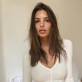 Emily Ratajkowski incanta i suoi follower: ecco alcuni scatti della modella 6