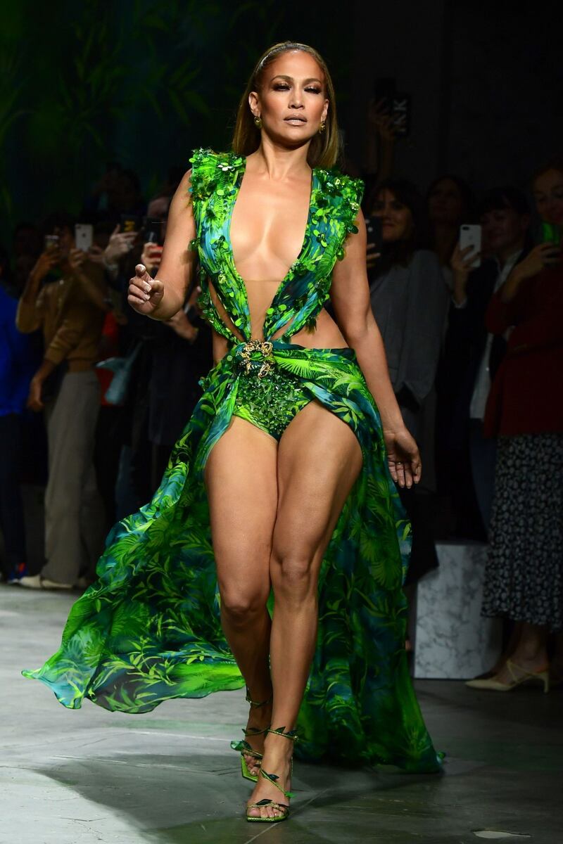 Una sfilata hot per Jennifer Lopez  1
