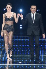 Anna Tatangelo, look super sexy a "I migliori anni" 2