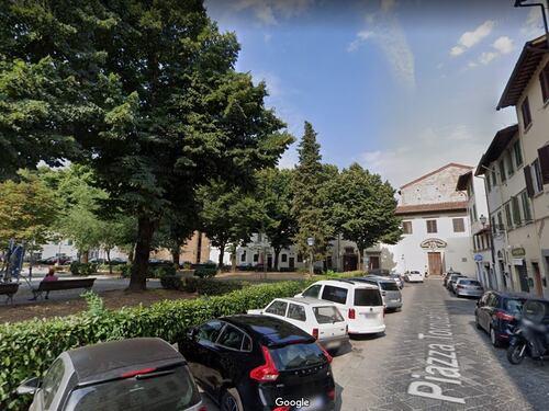 Firenze, difende anziano dalla violenza: tunisino lo massacra di botte