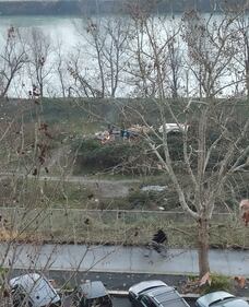 Discariche, roghi tossici e pic-nic: sul Lungotevere di Pietra Papa spunta una nuova favela 3