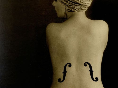 Man Ray, che dipinse la realtà con il bianco e nero