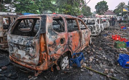 Indonesia, proteste contro la rielezione del presidente Joko Widodo 11