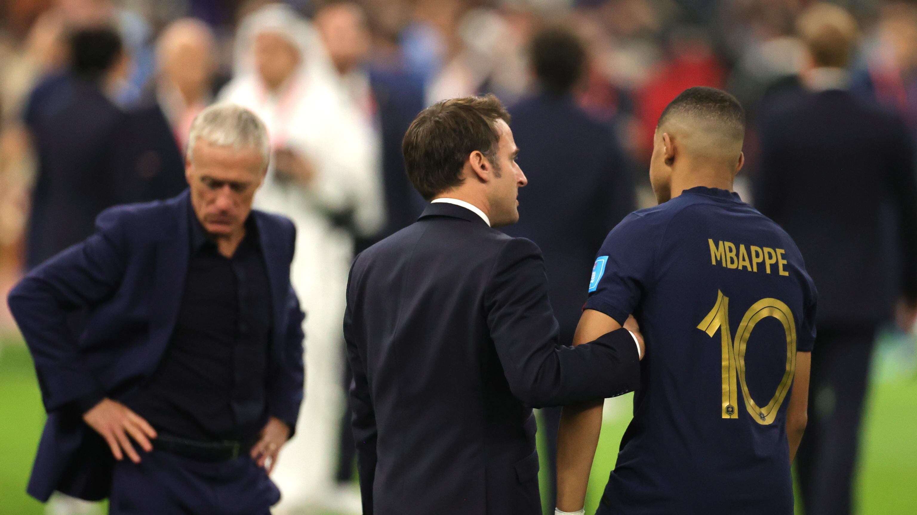 La petizione, lo zerbino, i giocatori in campo: i francesi rosicano ancora per il Mondiale