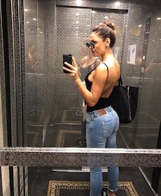 Anna Tatangelo, jeans sexy 1