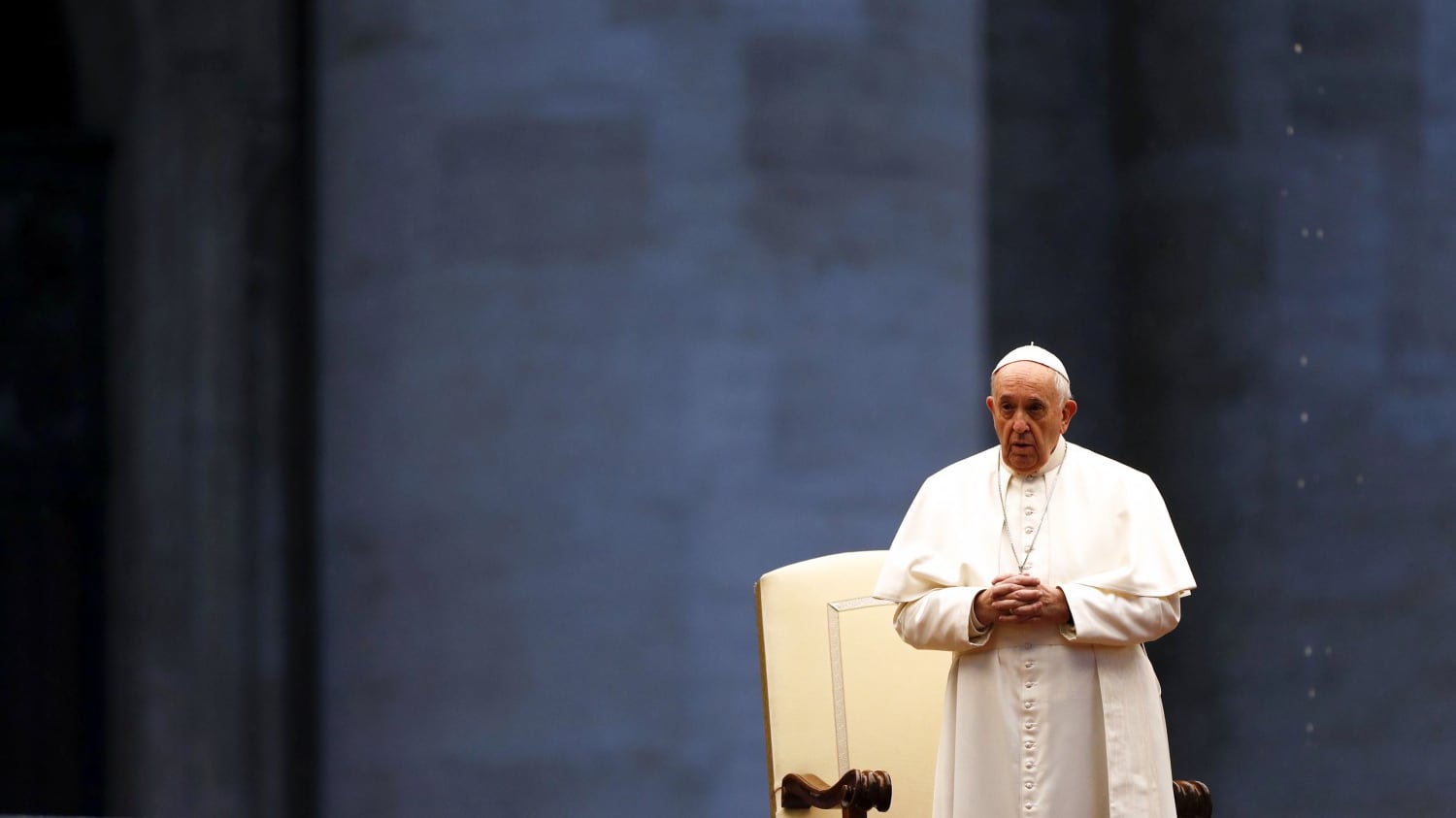 "Medici e infermieri, crocifissi di oggi"