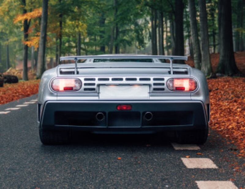 Bugatti EB110, guarda la gallery 1