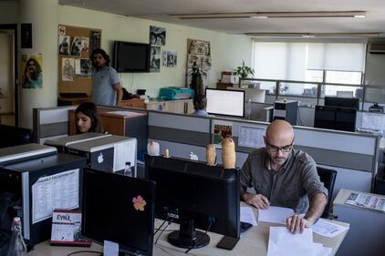 Nella redazione del Cumhuriyet si fa ancora giornalismo 8