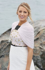 Blake Lively, pancione su red carpet 29