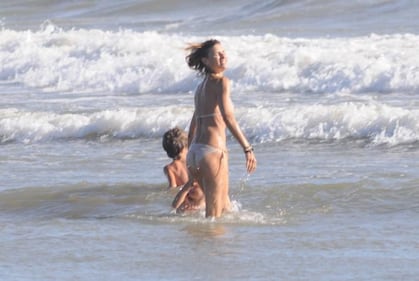 Martina Colombari sexy nella vita di tutti i giorni 24