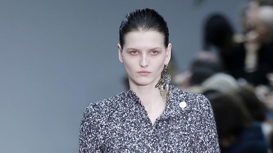 Decisa ma romantica L'eleganza di Céline conquista Parigi