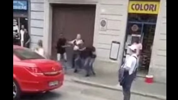 Torino, nigeriano aggredisce poliziotti ma torna subito libero