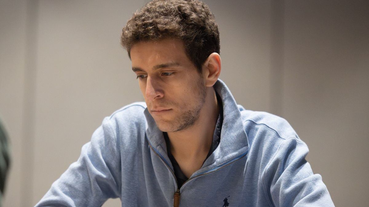 Scacchi, muore a 29 anni il gran maestro Naroditsky: giallo sulle cause del decesso