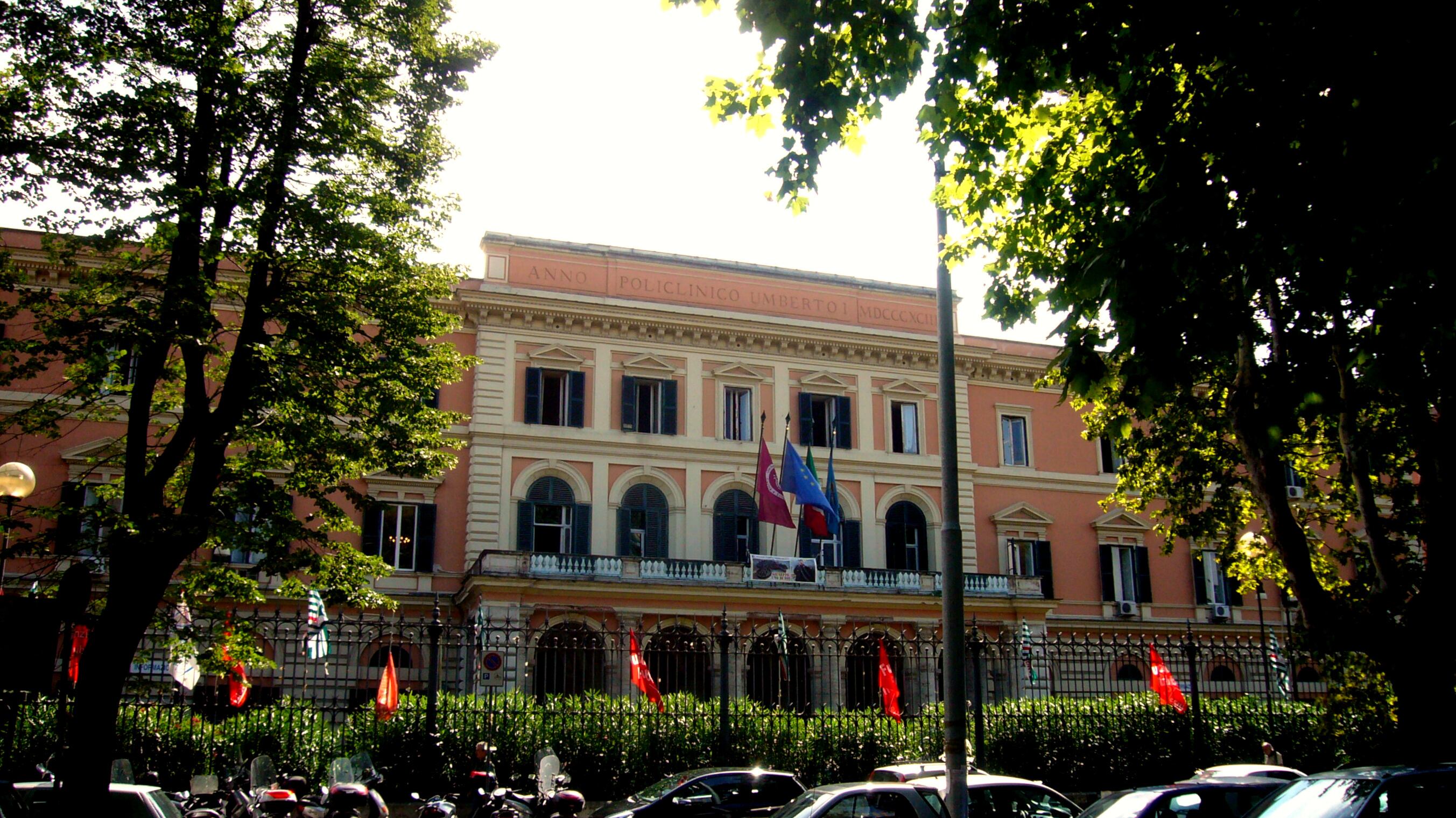 Il fumo e l'allarme, paura al Policlinico Umberto I di Roma: evacuati i pazienti del pronto soccorso