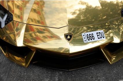 Una Lamborghini tutta d'oro 4