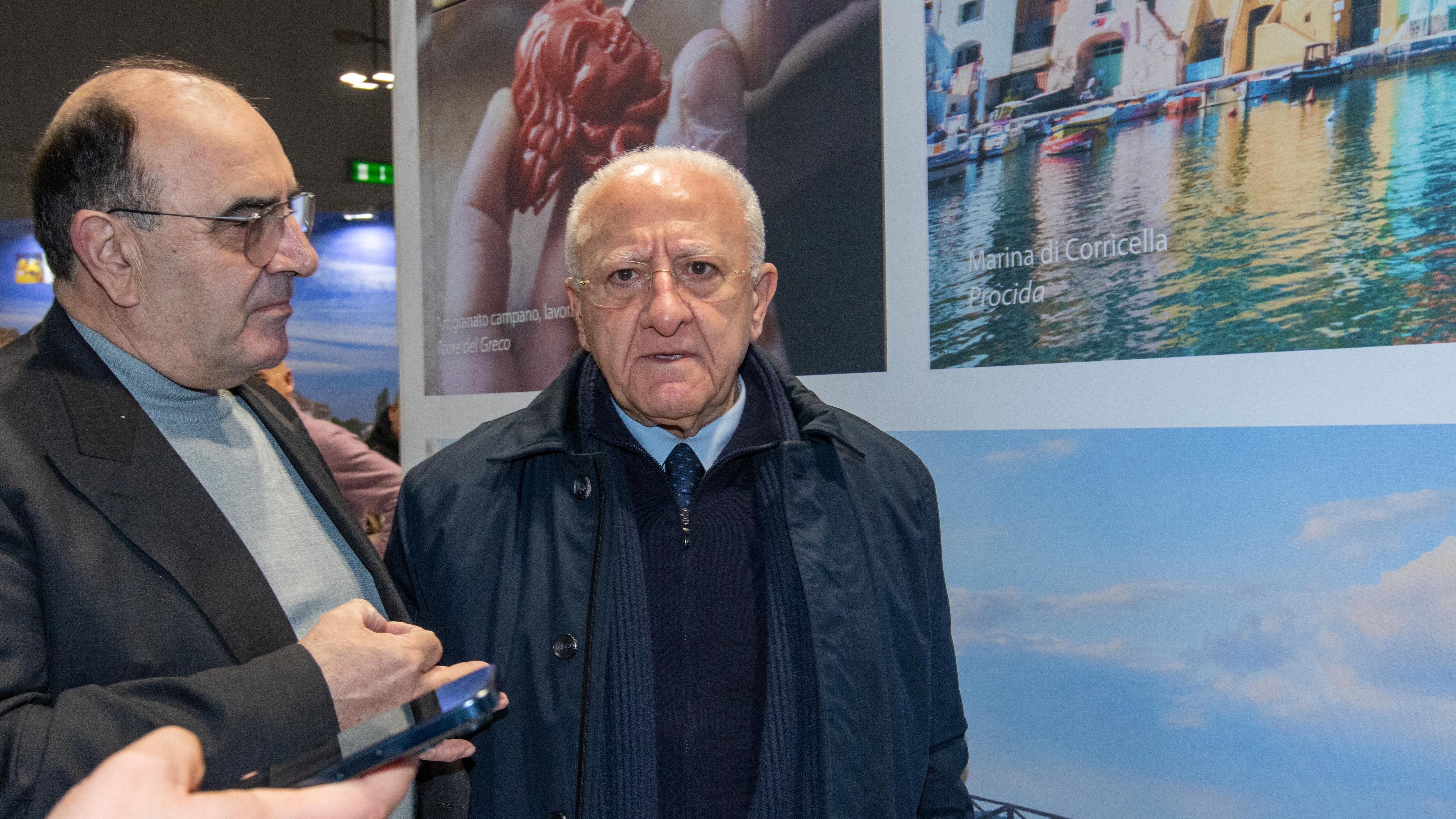 Mossa di De Luca: sue liste civiche per svuotare il Pd