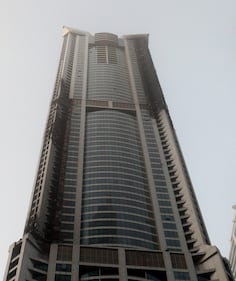 Dubai, 'incendio alla Torch Tower: venti piani in fiamme 4