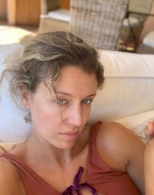 Elena Barolo sexy in bikini 2