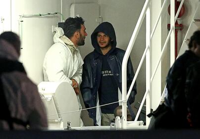 Gli scafisti provano a confondersi tra i superstiti 7