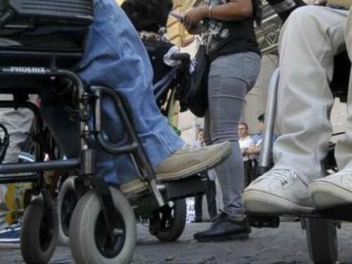 Pensione in cambio di sesso, sotto processo un medico Inps