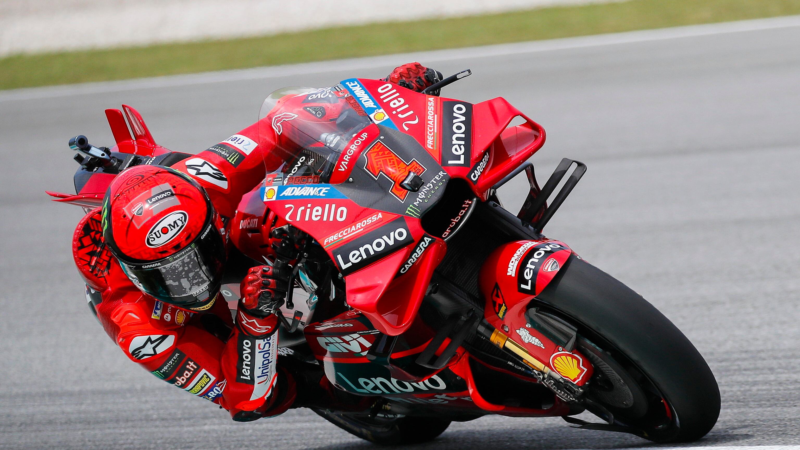 MotoGP, Bagnaia (in pole) finisce terzo nella Sprint Race: cosa è successo in Malesia