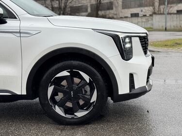KIA Sorento HEV 2025: guarda la gallery del SUV 7 posti ibrido full 6