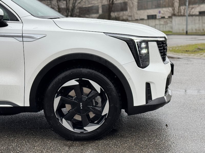 KIA Sorento HEV 2025: guarda la gallery del SUV 7 posti ibrido full 6