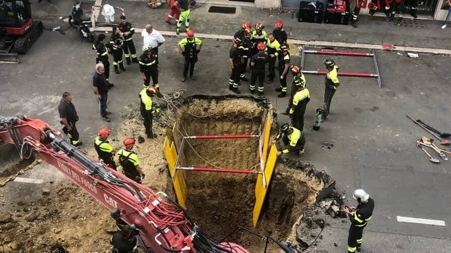 Il colpo alla banca e il crollo del tunnel: così la "banda del buco" è rimasta intrappolata