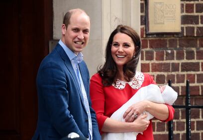 Kate Middleton raggiante dopo il parto 8
