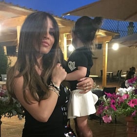 Guendalina Tavassi: décolleté esplosivo e lato B scultoreo anche in gravidanza 6