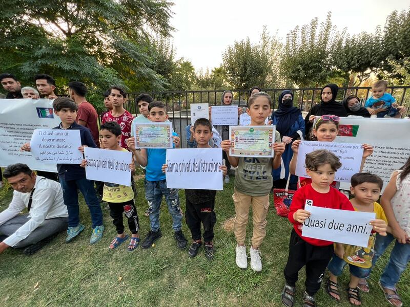 I profughi che a Kabul erano a fianco dell'Italia 10