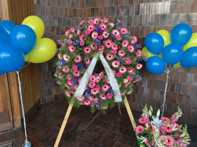 Palloncini e lacrime al funerale di Julia Ituma 1