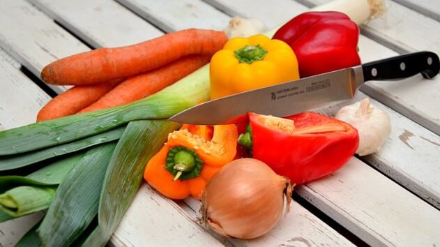 Mette pesticida nelle pietanze: indiana fa strage di commensali