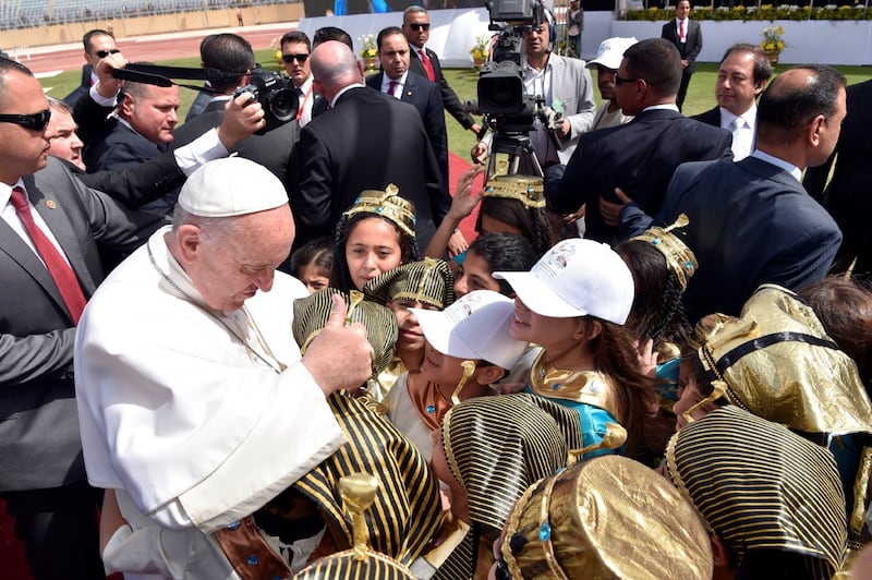 Il Papa dice messa al Cairo 1