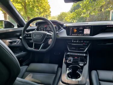 Audi RS e-tron GT: guarda la gallery della super berlina elettrica 21