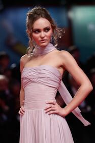 Lily-Rose Depp è la regina del red carpet di Venezia 76 4
