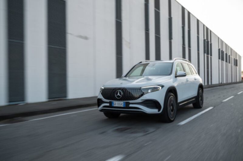 Mercedes-Benz EQB e GLB: guarda la gallery 4